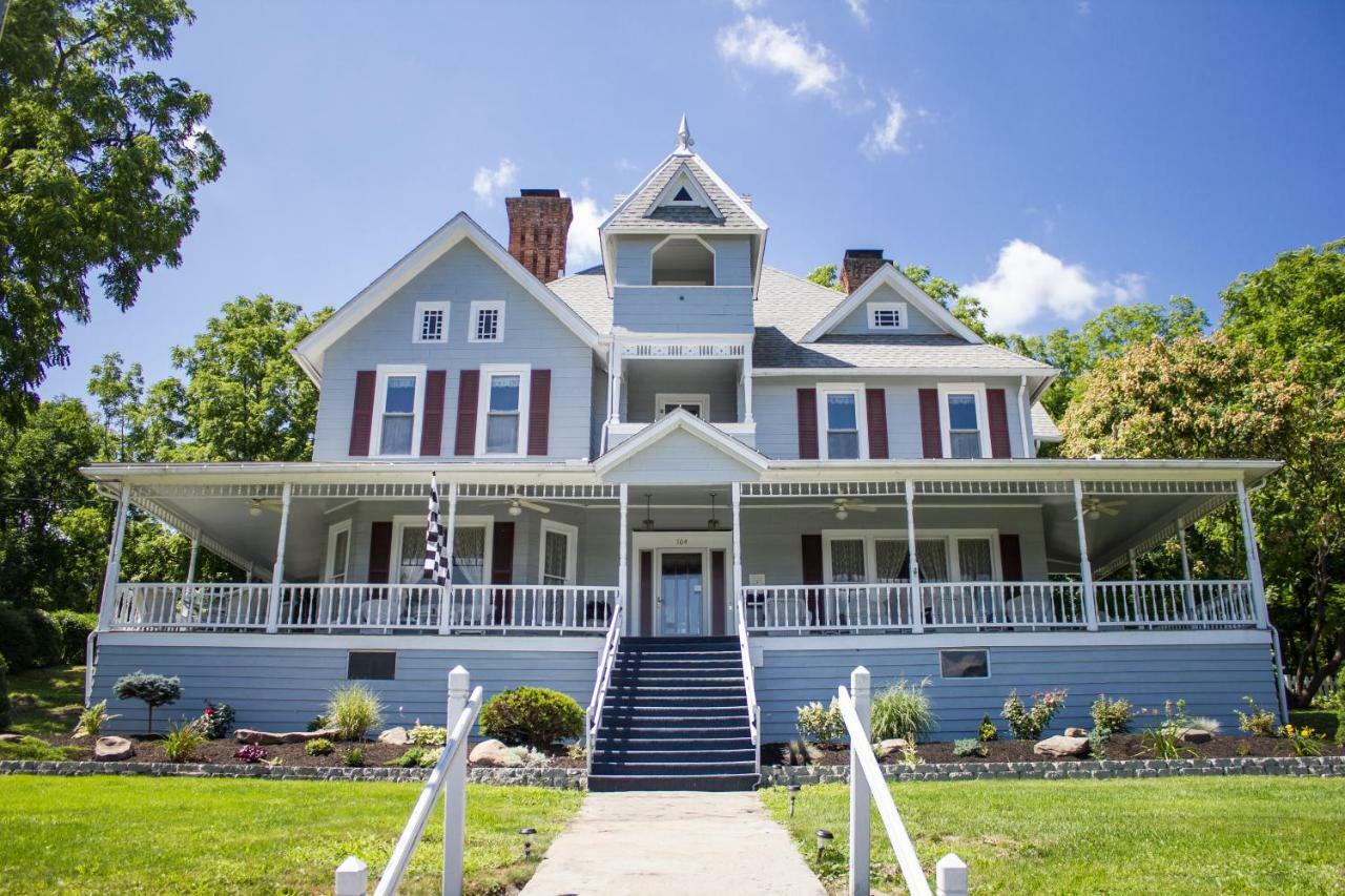 Hudson Manor Bed & Breakfast Watkins Glen Exterior photo
